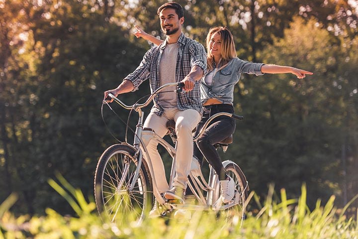 two people cycle