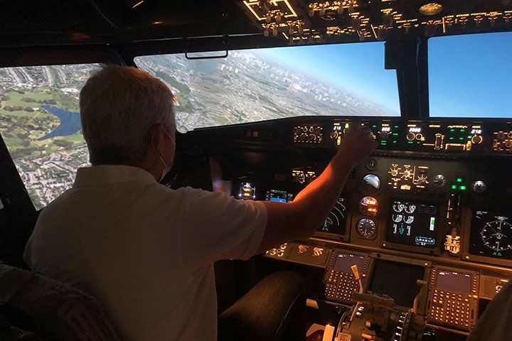 737 Flight Simulator Experience  60 Minutes + 15 Extra Minutes FREE -  Flightdeck Experience