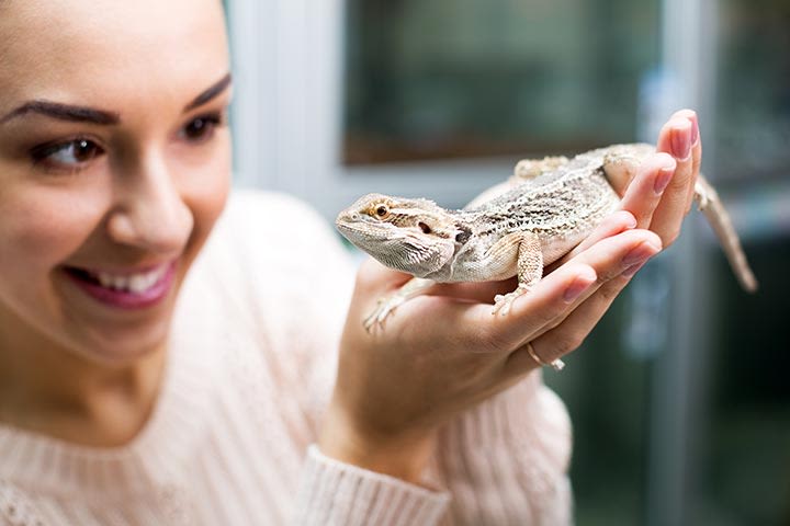 Sophie from Customer Service 