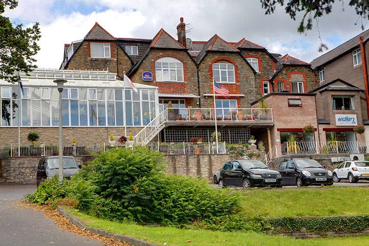 Lara from Contracting