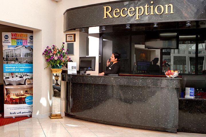 Lara from Contracting