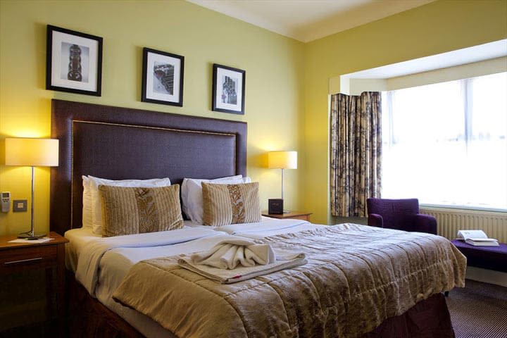 Lara from Contracting