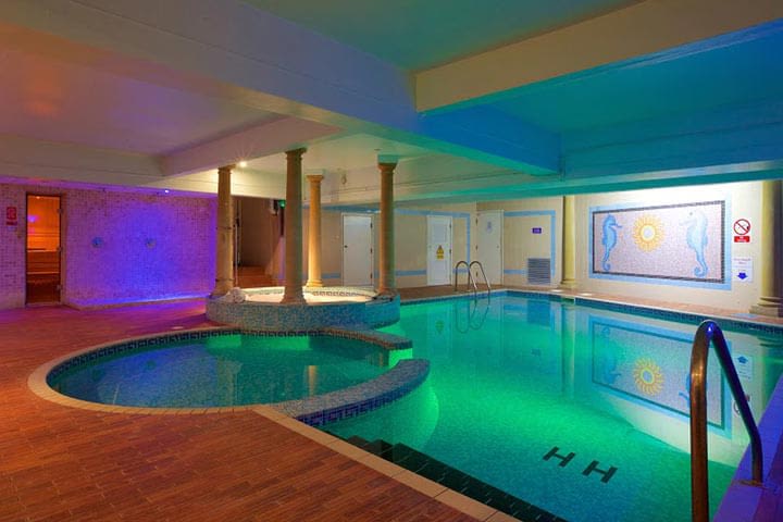 Lara from Contracting