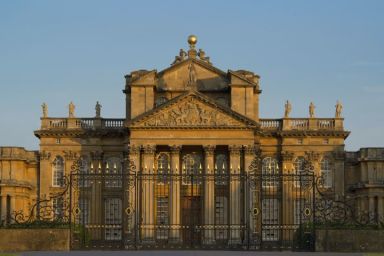 Entrance to Blenheim Palace & lunch at The Macdonald Bear Hotel for 2