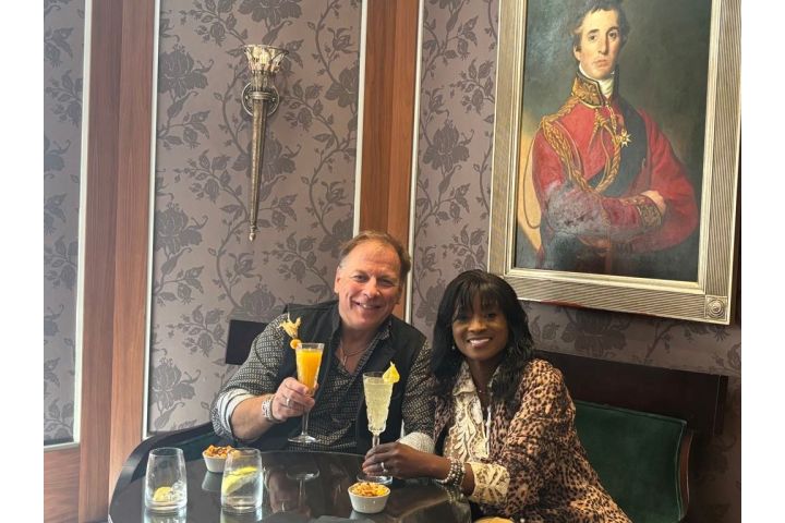 The State Rooms, Buckingham Palace & Sparkling Tea at The Royal Horseguards for Two