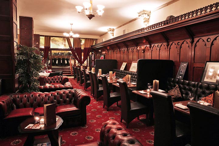 Unique Places to Dine For Two | Activity Superstore