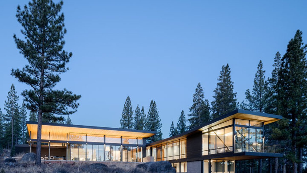 Modern Mountain Home Boasts 19-Foot Windows, Cantilevered Bedroom Modern Mountain Home Boasts 19-Foot Windows, Cantilevered Bedroom - modern mountain home
