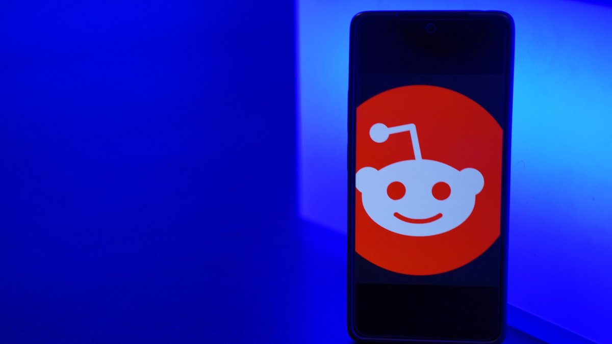 Reddit Restricts Old Version to Combat AI Scraping - ai scraping