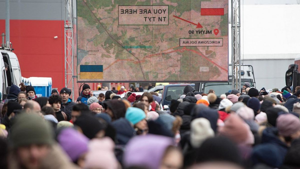 Rising anti-Ukrainian sentiment drives migrants out of Poland - anti-ukrainian sentiment poland