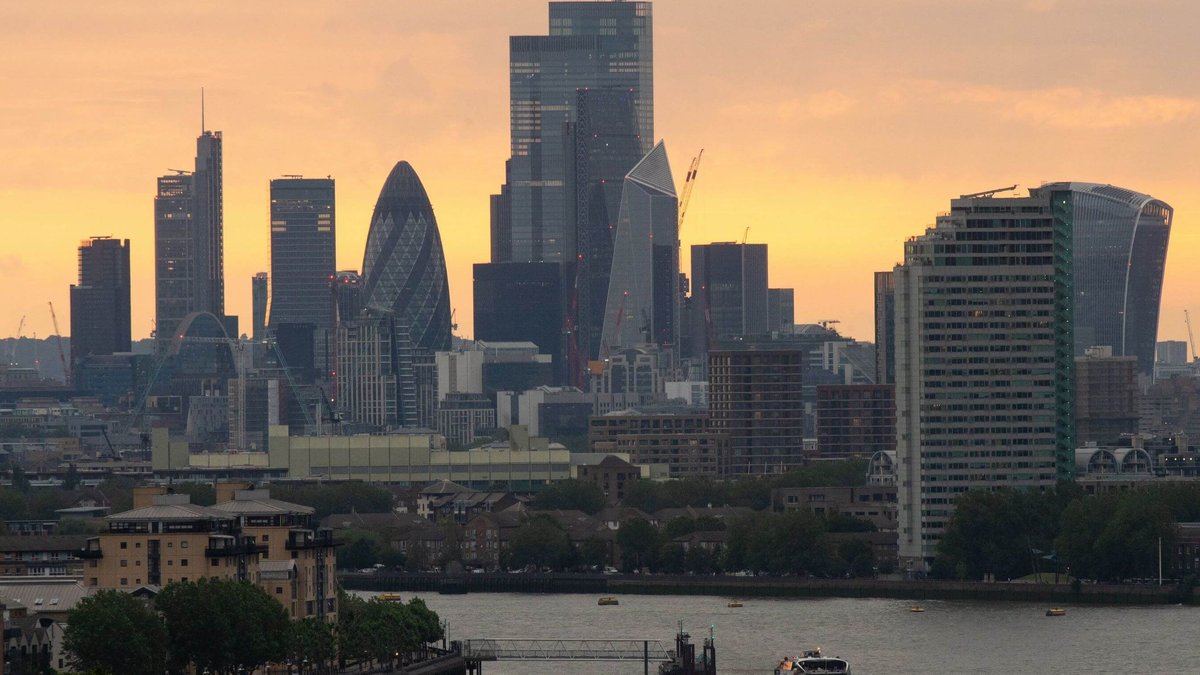 UK Financial Services Stabilise in Q3 After Q2 Slump - uk financial services