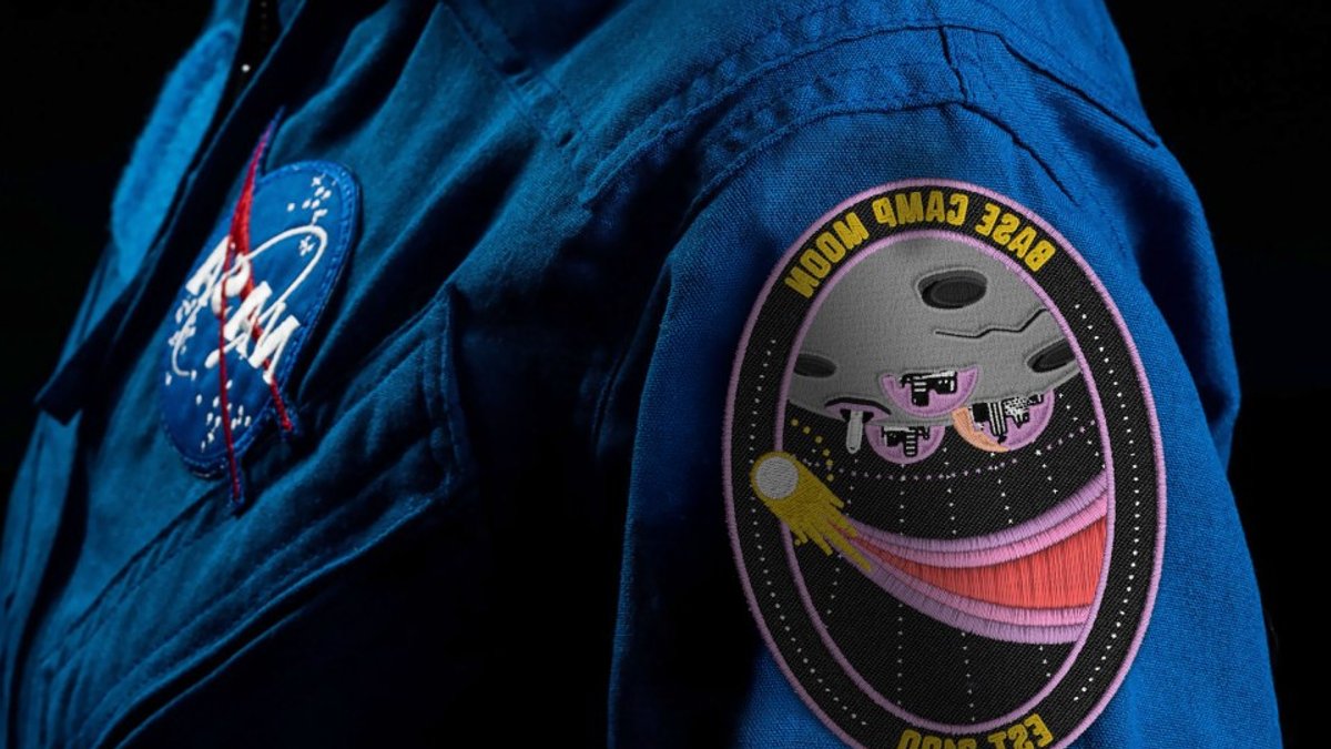 US and China compete for lunar bases - lunar bases