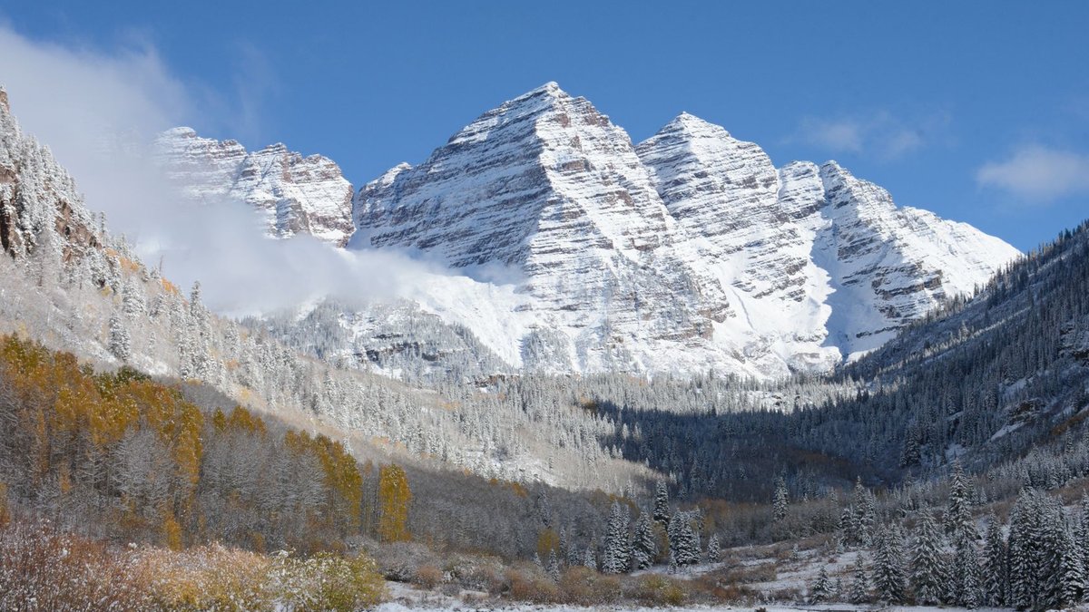 Aspen ski resort tests snow blankets to fight melting - snow blankets ski