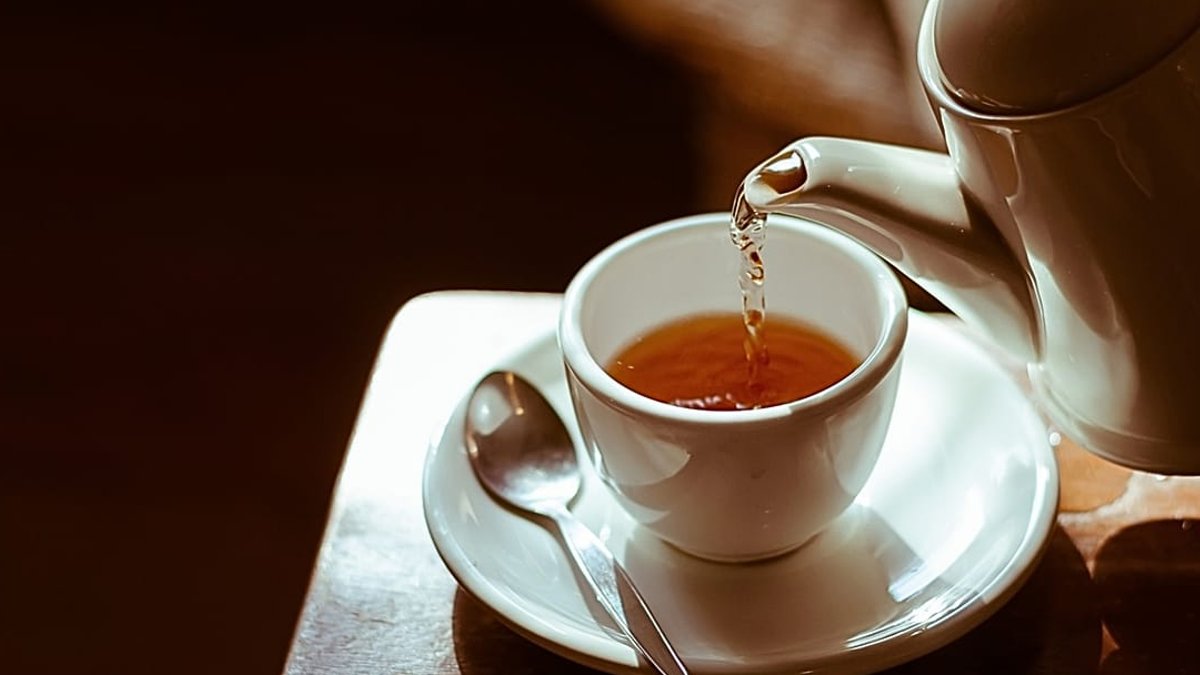 Regular tea drinking linked to lower stroke risk Regular tea drinking linked to lower stroke risk - tea drinking