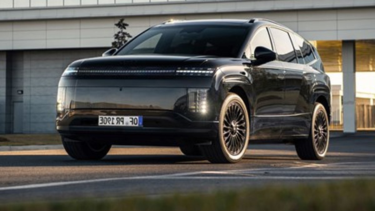 Electric Range Rover vs Hyundai Ioniq 9: Price and practicality - electric range rover vs hyundai ioniq 9