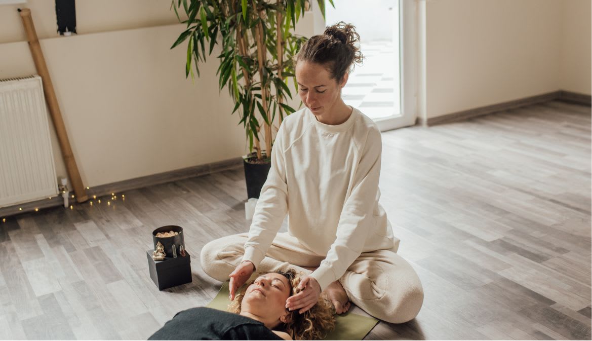 USUI Reiki Course. Discover the healing power of Reiki. Enroll in our course!
