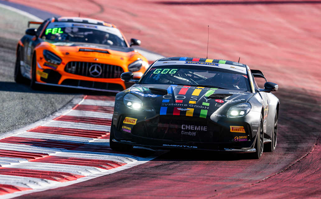Springob’s Aston Martin leads the way in Free Practice 2 | ADAC GT4 Germany