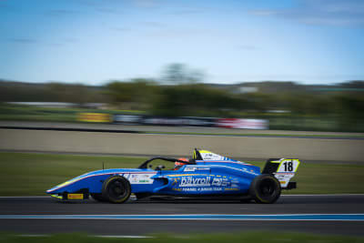 Ravenol unterstützt das ADAC Formel 4 Junior Team