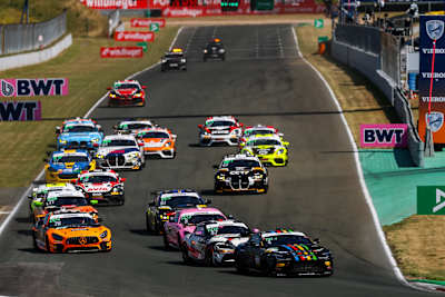 Aston Martin feiert Start-Ziel-Sieg in Oschersleben