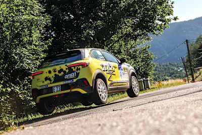Opel-Teams meistern die harten Bedingungen in den Vogesen