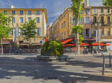 Aix-en-Provence, Cours Mirabeau