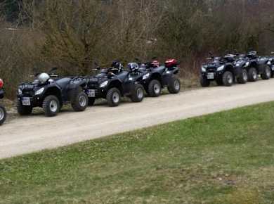 12 Quads Kymco 300 stehen zur Verfügung