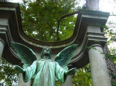 Der Leipziger Südfriedhof biete eine Fülle von kunsthandwerklichen Arbeiten.