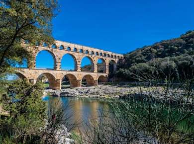 Römische Stätten und historische Orte in der Provence