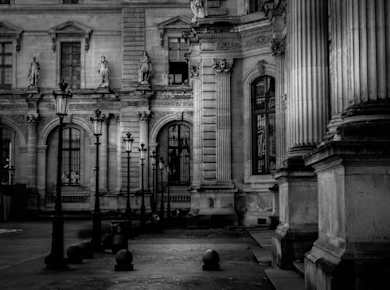 Geführte Tour durch Paris zwischen Verbrechen und Geheimnissen