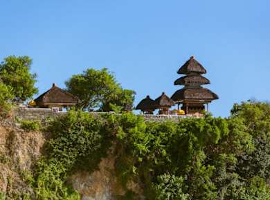 Sonnenuntergang am Uluwatu-Tempel mit Spa-Option