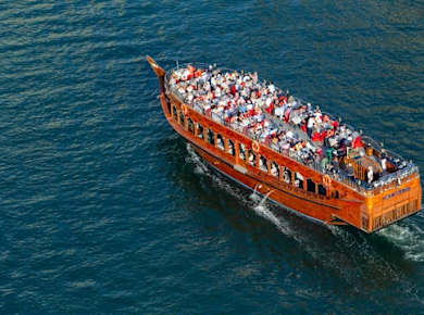 Sundowner Bootsfahrt auf dem Khor Dubai