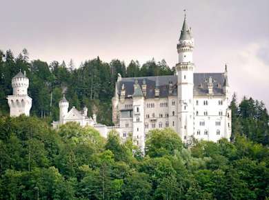 VIP-Tour zum Schloss Linderhof und Schloss Neuschwanstein ab München