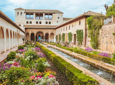 Führung durch die Alhambra mit Palast Carlos V., Generalife und Alcazaba