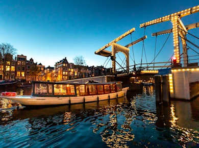 Abendliche Grachtenfahrt in Amsterdam ab dem Anne-Frank-Haus