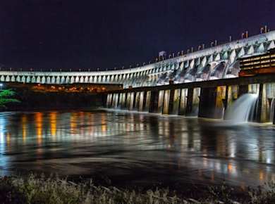 Itaipu dam lights evening guided tour