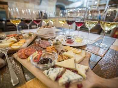 Wein-, Käse- und Wurstverkostung in Budapest