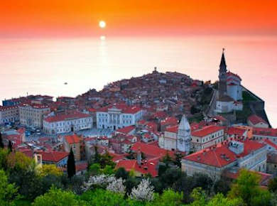 Ausflug von Ljubljana zu den UNESCO-Höhlen von Škocjan und nach Piran