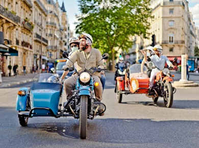 Vintage-Tour durch Paris auf einem Motorrad mit Beiwagen