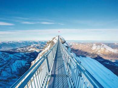 Hin- und Rückfahrtticket für die Seilbahn zum Glacier 3000