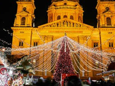 Private Budapester Weihnachtsmarkttour und Abendkreuzfahrt auf der Donau