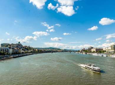 Starten Sie eine private und personalisierte Tour durch Budapest mit einem Einheimischen