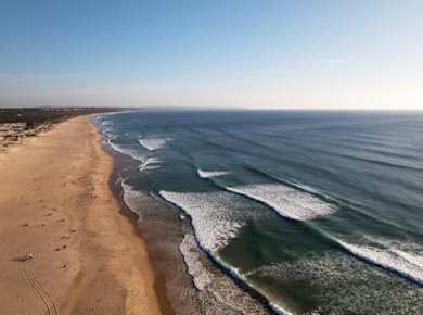 5-stündige Surf-, Bodyboard- und Yoga-Session in Lissabon
