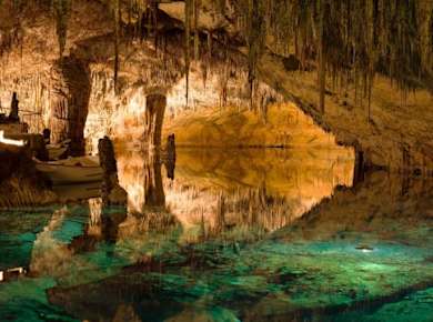 Drachenhöhlen, Perlenladen mit digitalem Museum und lokale Markttour