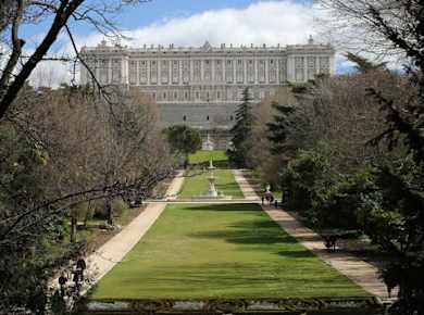 Führung durch den Königspalast und die Almudena-Kathedrale