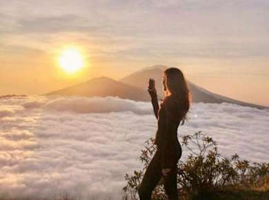 Geführte Sonnenaufgangswanderung zum Mount Batur und natürliche heiße Quellen