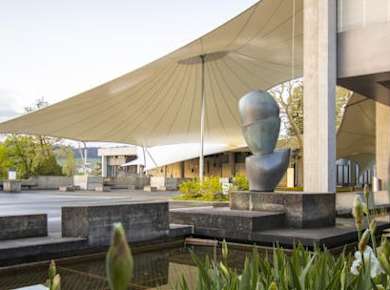 Rundgang durch die Kunst der Universität St. Gallen mit einem Einheimischen