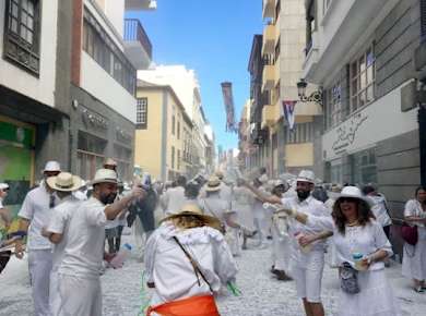 Transfer zum Karneval von Los Indianos - 03.03.2025