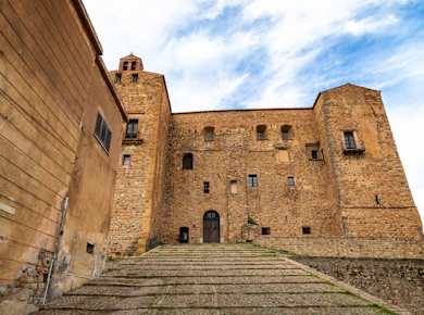 Wine Tasting and Castelbuono Tour from Cefalù