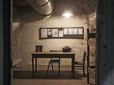 Historical guided tour in the art bunker in Nuremberg