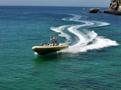 Bootstour zu den Buchten von Arrábida mit Transfer