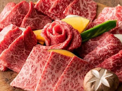 Kuroge Wagyu-Rindfleisch-Menü bei Ushihachi in Shibuya, Tokio